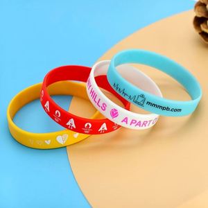 สายรัดข้อมือซิลิโคนสีทองปรับแต่งได้ สร้อยข้อมือยางแบบส่วนตัวสำหรับกีฬาและแฟชั่น พร้อมโลโก้ - Product Image 5