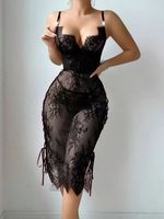 Robe moulante séduisante et audacieuse en dentelle ajourée, lingerie sexy, décolleté plongeant en V, mini-tenue de nuit