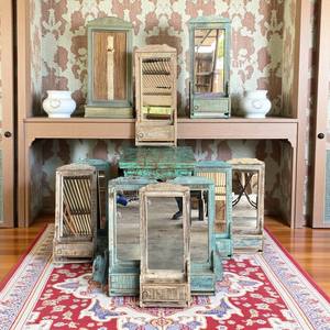 Marco de espejo de madera vintage Accesorio de diseñador hecho a mano para la decoración del espacio vital Precios a granel en muebles elegantes - Product Image 2