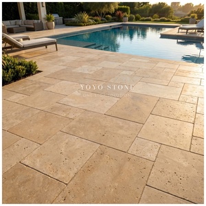 Piastrelle in <span class=keywords><strong>Pietra</strong></span> Calcarea Beige Beirut con Finitura Burattata, Motivo Versailles Francese, per Ville, Piscine Esterne, Patii e Giardini - Product Image 1