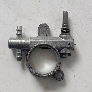 مضخة زيت منشار البنزين UM أصلية لـ 3800، معدنية عالية الجودة بلونها الأصلي، قطع غيار لأدوات الطاقة في الحدائق - Product Image 1