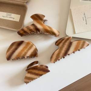 Pinzas para el Cabello de Acetato con Rayas Marrones, Pinzas Elegantes Antideslizantes de Estilo Vintage, Accesorios para el Cabello para Mujeres y Niñas - Product Image 4
