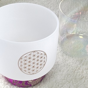 ชามคริสตัลสำหรับดนตรีสมาธิ ขนาด 8 นิ้ว รูปแบบ 432Hz วัสดุทรายควอตซ์ มีตัวเลือกสีให้เลือก พร้อมกระเป๋า - Product Image 5