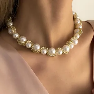 2023 New Arrival Fashion Jewelry Retro einlagige hand gefertigte Halsreif modische simulierte Perlen kragen Gold Metall Halsketten