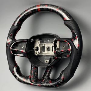 Accessoires de voiture adaptés à la Dodge <span class=keywords><strong>Challenger</strong></span> Charger, volant personnalisé en cuir perforé avec LED et fibre de carbone forgée - Product Image 4