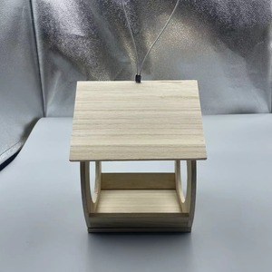 Mangeoire à oiseaux en bois 17x16x22 cm, en bois de paulownia durable, décoration de jardin suspendue pour l'extérieur - Product Image 2