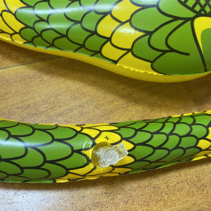 ของเล่นงูหลามเป่าลมสีดำและสีเหลืองสำหรับเด็ก เล่นได้ทั้งในบ้านและนอกบ้าน ตุ๊กตาสัตว์ - Product Image 2