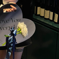 Sac cadeau en carton en forme de cœur pour arrangements floraux, idéal pour la Saint-Valentin, la Fête des Mères, l'emballage d'artisanat et de bougies - Vente en gros