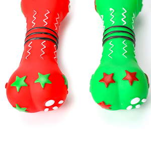 Fábrica al por mayor precio bajo plástico rojo verde masticar Molar cachorro juguetes interactivos en forma de hueso pata imprimir vinilo chirriante juguetes para perros - Product Image 4