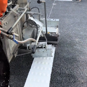 Machine de marquage routier thermoplastique convexe à deux composants, autopropulsé<span class=keywords><strong>e</strong></span>, à essence, importé<span class=keywords><strong>e</strong></span> - Product Image 6