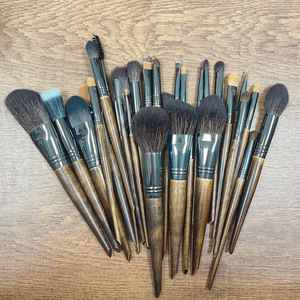 Kit de pinceaux de maquillage en poil de chèvre naturel de marque privée professionnel 14/24/26/28 pièces Kit de pinceaux de maquillage cosmétique avec manche en bois - Product Image 6