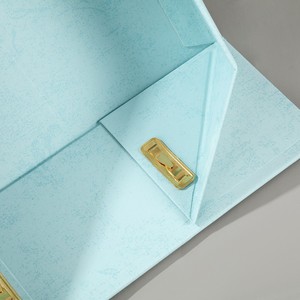 Caja de Regalo Magnética Plegable Personalizada de Lujo con Asa de Cuero PU, Embalaje Rígido Portátil y Plegable para Regalos Empresariales y Souvenirs - Product Image 3