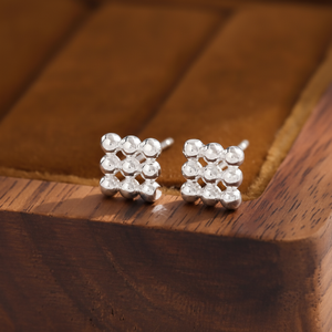 Orecchini rotondi con perline di lusso in stile coreano di lusso da donna semplice con tocco di personalità alla moda della luna - Product Image 1