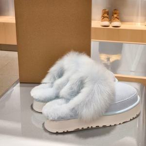 Chaussons en fourrure d'hiver Ugs - Fabriqués en cuir de haute qualité, chaussons pour femmes adaptés à la tenue décontractée et aux conditions par temps neigeux - Product Image 4