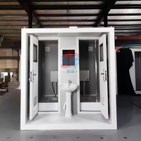 Toilettes mobiles préfabriquées doubles, cabine WC extérieure portable en acier avec lavabo et miroir pour parcs, stations balnéaires et camps