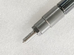 Soupape d'injection à rampe commune diesel 23670-0R140 095000-7300 pour <span class=keywords><strong>Toyota</strong></span> Avensis Auris Verso 1AD-FTV 2.0 D4D Ensemble moteur - Product Image 2