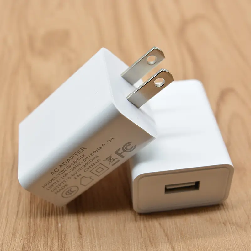 Grosir Pabrik Konverter Adaptor Pengisi Daya Usb Kustom Adaptor Perjalanan dan Kabel Data untuk Ponsel