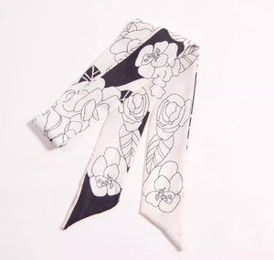 <span class=keywords><strong>Bandana</strong></span> in Seta Personalizzata con Coda Fluida, Tendenza 2026, Direttamente dalla Fabbrica, Logo Personalizzato, Varie Misure e Colori, Marchi di Moda - Product Image 2