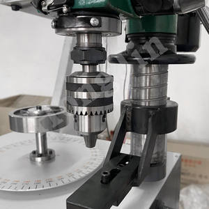 Machine d'équilibrage verticale unilatérale pour le calibrage et le test des volants d'inertie et des pièces de forme disque - Product Image 3