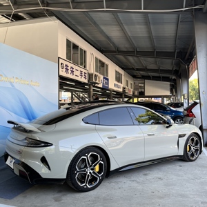 Voiture d'occasion 2024 Xiaomi SU7 Max Dual-Motor AWD Sports EV Sedan avec intérieur beige clair, jantes en alliage de 19 pouces et autonomie CLTC de 800 km - Product Image 4