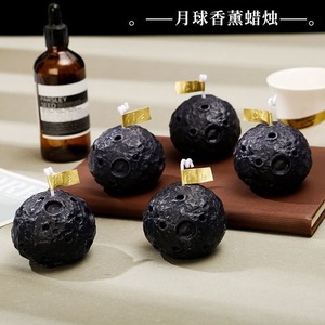 Velas Aromáticas en Forma de Luna Nórdica, Esféricas Negras, Hechas a Mano para Decoración del Hogar y Regalos - Product Image 1