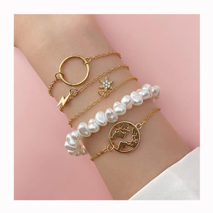 KISSWIFE Set di 5 Braccialetti Unisex alla Moda in Lega con Design Geometrico, Stella, <span class=keywords><strong>Luna</strong></span> e Mappa del Mondo, Kit con Catena Metallica - Product Image 1