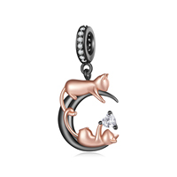 Breloque chat plaquée or rose avec zircon en forme de cœur sur pendentif en alliage en forme de croissant de lune pour bijoux unisexes, cadeau