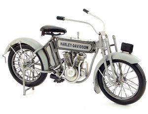 2021 plaque de fer antique américaine Offre Spéciale décoration de la maison 1909 modèle de la première moto bimoteur en forme de V - Product Image 6