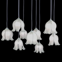 Long lustre suspendu en tissu plastique pour plafond de mariage Guirlande lumineuse décorative à fleurs de lys