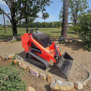 DP-T480 実質価格 ミニスキッドステア EPA/EURO 5 マイクロローダー パワフルミニスキッドステア ディンゴ（ローラー付き） - Product Image 1