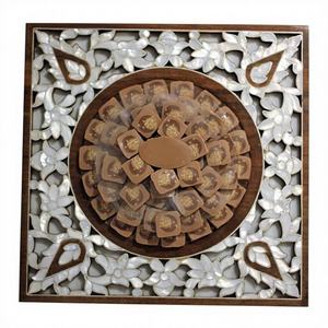 Bandeja de Servir Multiusos de Madera con Asas, No Tóxica y Duradera, para Comida, Aperitivos, Bebidas, Desayuno y Uso en Restaurantes - Product Image 1