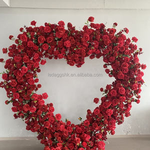 Support de toile de fond de mariage classique LEDA de 8 pieds avec arche florale en forme de cœur, roses rouges artificielles en soie et chemin de fleurs - Product Image 2