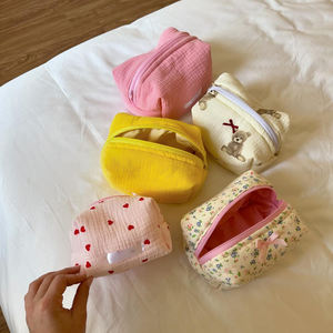 <span class=keywords><strong>กระเป๋า</strong></span>เก็บของจำเป็นสำหรับเดินทางเครื่องสำอางผ้าฝ้ายยับลายดอกไม้ออกแบบโลโก้ขนาดตามสั่ง - Product Image 2