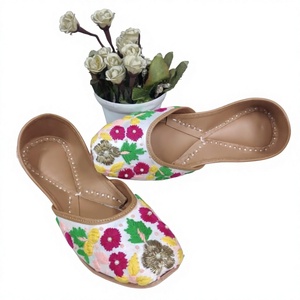 <b>Big</b> Sale BS INTERNATIONAL Ladies Embroidery Leather Shoes Floral Pattern Elastic Band Buckle Flat Heel Fashion Trend Traditional - Product Image 6