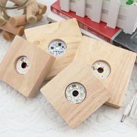 Veilleuse LED carrée moderne avec base en bois, lumière blanc chaud, alimentation USB/piles AAA, pour usage domestique, avec interrupteur