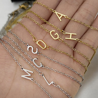 NS1382 Collier à chaîne en acier inoxydable doré imperméable et non terni avec lettre initiale de l'alphabet pour femmes