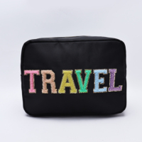 Trousse de maquillage imperméable et personnalisée en nylon et polyester pour femmes trousse de maquillage en nylon avec lettre de broderie et logo à faire soi-même