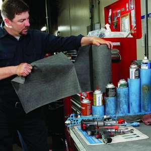 NOUVEAU PIG - 57701 Porte-rouleau magnétique-EAN 036226577019 ABSORBENT PRODUCTS - Product Image 3