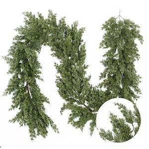 Guirlande artificielle Xionda en pin et cyprès, 24 pouces, décoration murale de Noël, matière PVC verte - Product Image 2