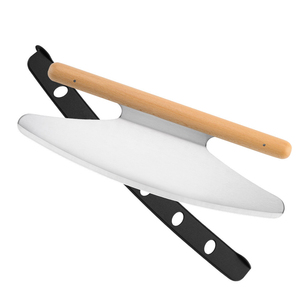En stock: Cortador de pizza ecológico de acero inoxidable de 16 pulgadas con mango de madera, 420G, y funda protectora para masa y pasteles. - Product Image 5