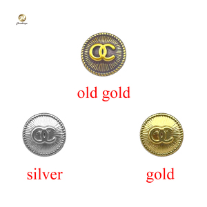 Áo Blazer Có Khuy Kim Loại Cổ Điển Chạm Nổi Phong Cách Cổ Điển CC Có Khuy Kim Loại Tùy Chỉnh Áo Blazer Có Khuy Màu Vàng Cho Quần Áo - Product Image 3