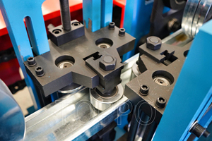 Máquina de Conformado de Perfiles de Acero PPGI/PPGL con Control PLC, Máquina de Conformado de Perfiles en C y Z, Máquina de Conformado de Correas - Product Image 3