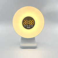 Réveil lumineux intelligent Horloge de table numérique LED Lumière de réveil USB, alarme de sommeil intelligente Lampe de chevet à son naturel Veilleuse LED