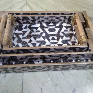 Decoración Artesanal Hermosa Bandeja de Madera de Acacia Hecha a Mano de la India para Venta al por Mayor Compre Ahora Colecciones Únicas de la India - Product Image 1