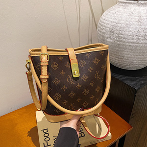Bolsos de mano de cuero genuino de diseñador de lujo para mujer, elegantes bolsos cruzados de cuero para mujer, bolsos de mano modernos para damas - Product Image 1