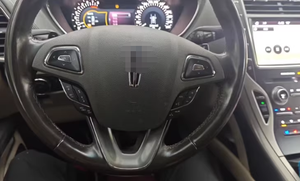 Pièces de démontage d'occasion pour <span class=keywords><strong>Lincoln</strong></span> MKX 2.0T : Calandre avant, Console centrale, Pare-chocs, Couvercle de coffre, Panneaux latéraux, Toit ouvrant (toutes pièces) - Product Image 4