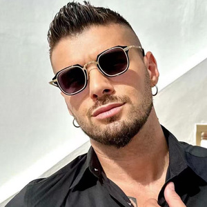 Nuevas Gafas de Sol Unisex con Marco Pequeño C3 Plateadas, Doble Gris, PC, Protección UV400 Clase 2, Estilo Retro a la Moda - Product Image 1