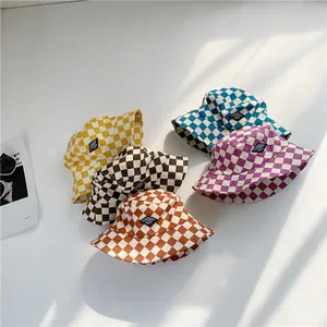 Chine Fabricant oem chapeaux motif à carreaux coton seau chapeaux pour enfants garçon été extérieur soleil protéger chapeaux pour bébé fille