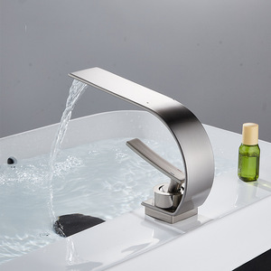 <span class=keywords><strong>Robinet</strong></span> de salle de bain mural moderne Weihao Waterfall en acier inoxydable à 1 trou et à poignée unique - Product Image 1