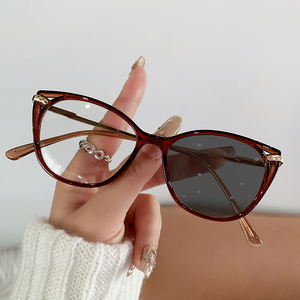 نظارات معدنية عصرية جديدة على شكل عين القط + إطار PC ، إطار فوتوكرومي ، إطار عصري للنساء - Product Image 4